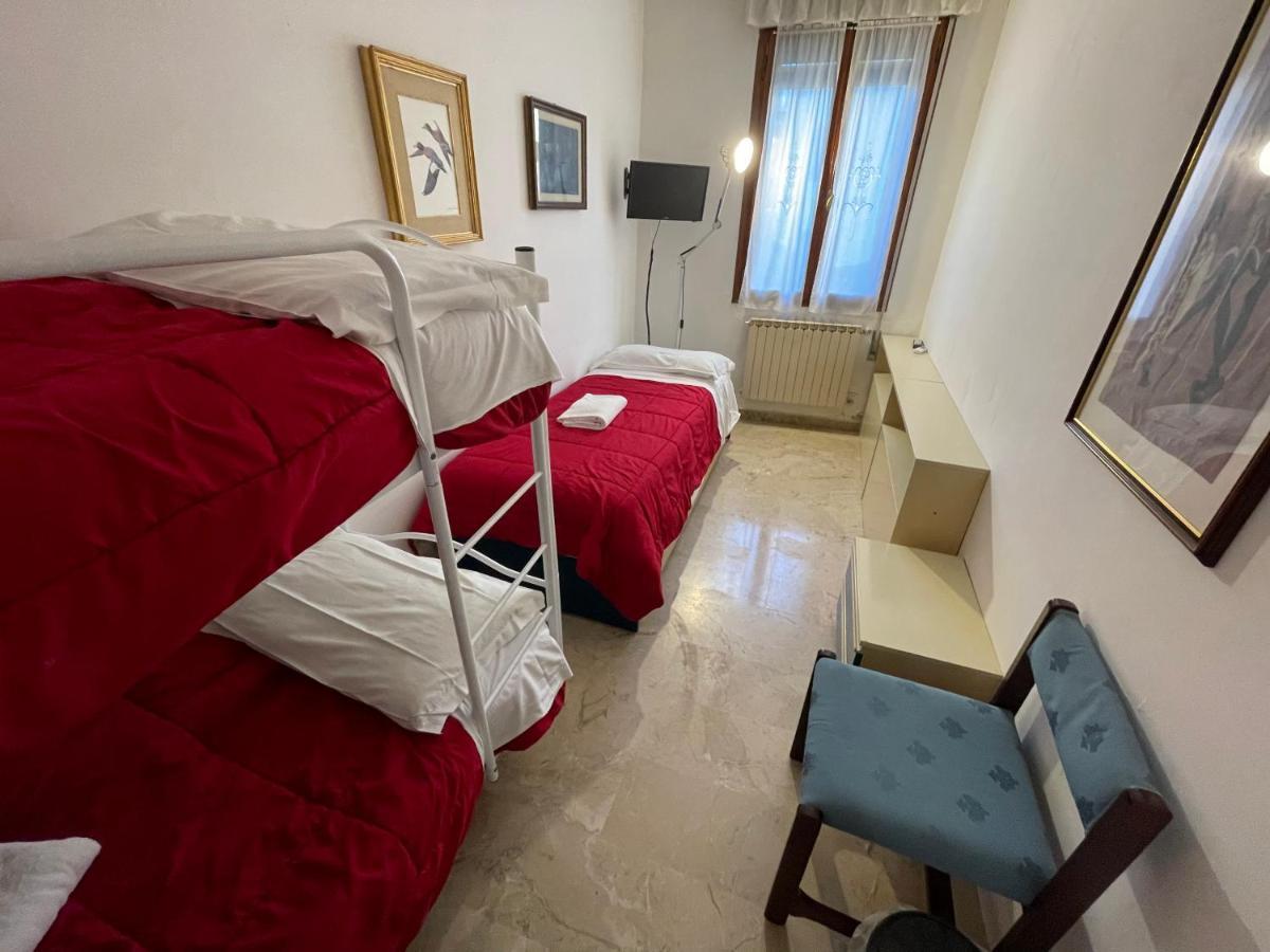 Royal Guest House Venesia Bagian luar foto