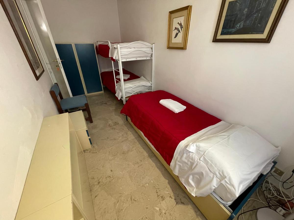 Royal Guest House Venesia Bagian luar foto