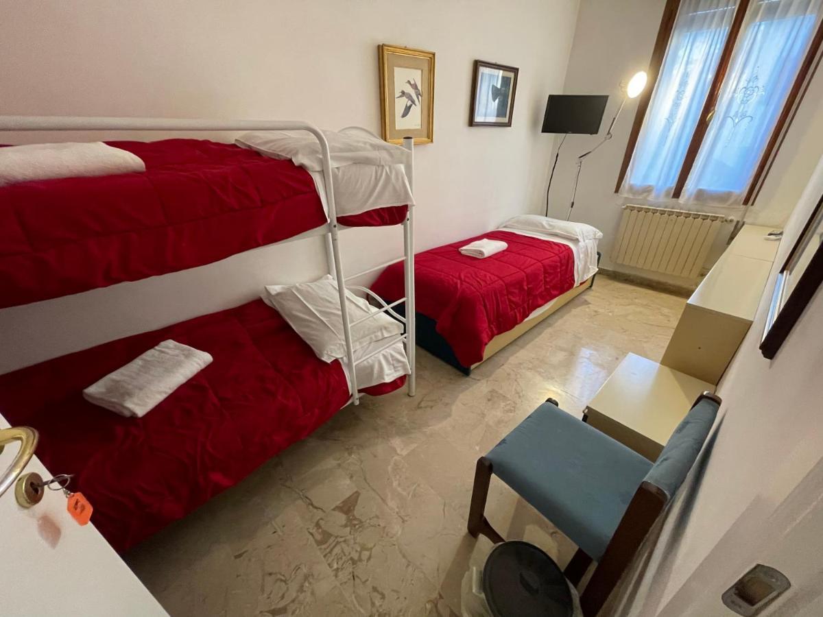 Royal Guest House Venesia Bagian luar foto