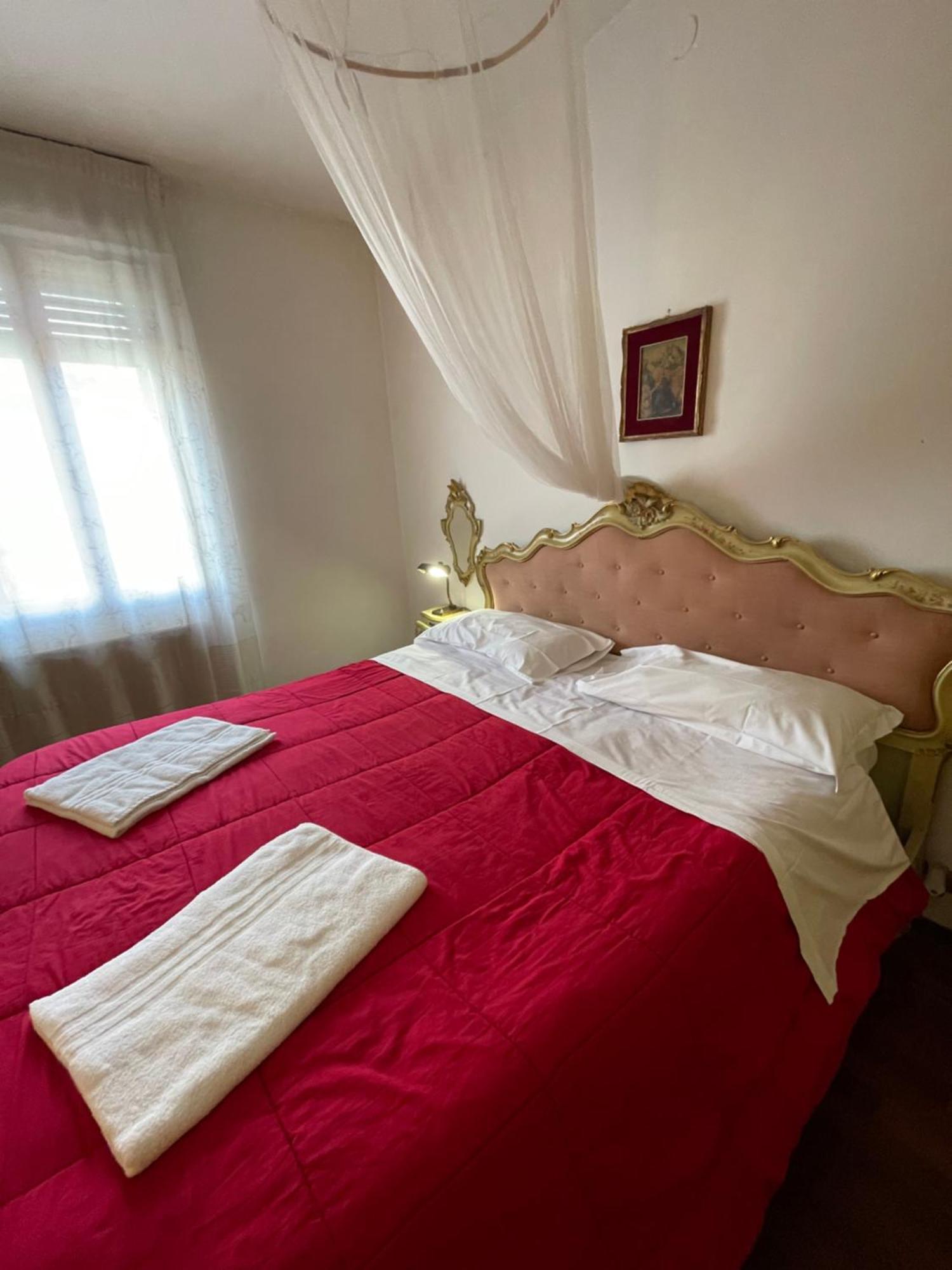 Royal Guest House Venesia Bagian luar foto